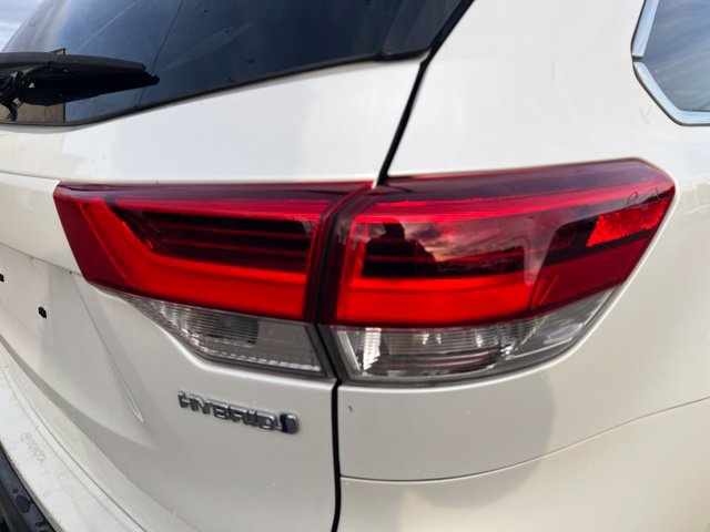 Used 2018 Toyota Highlander Limited Platinum AWD/4WD image 11