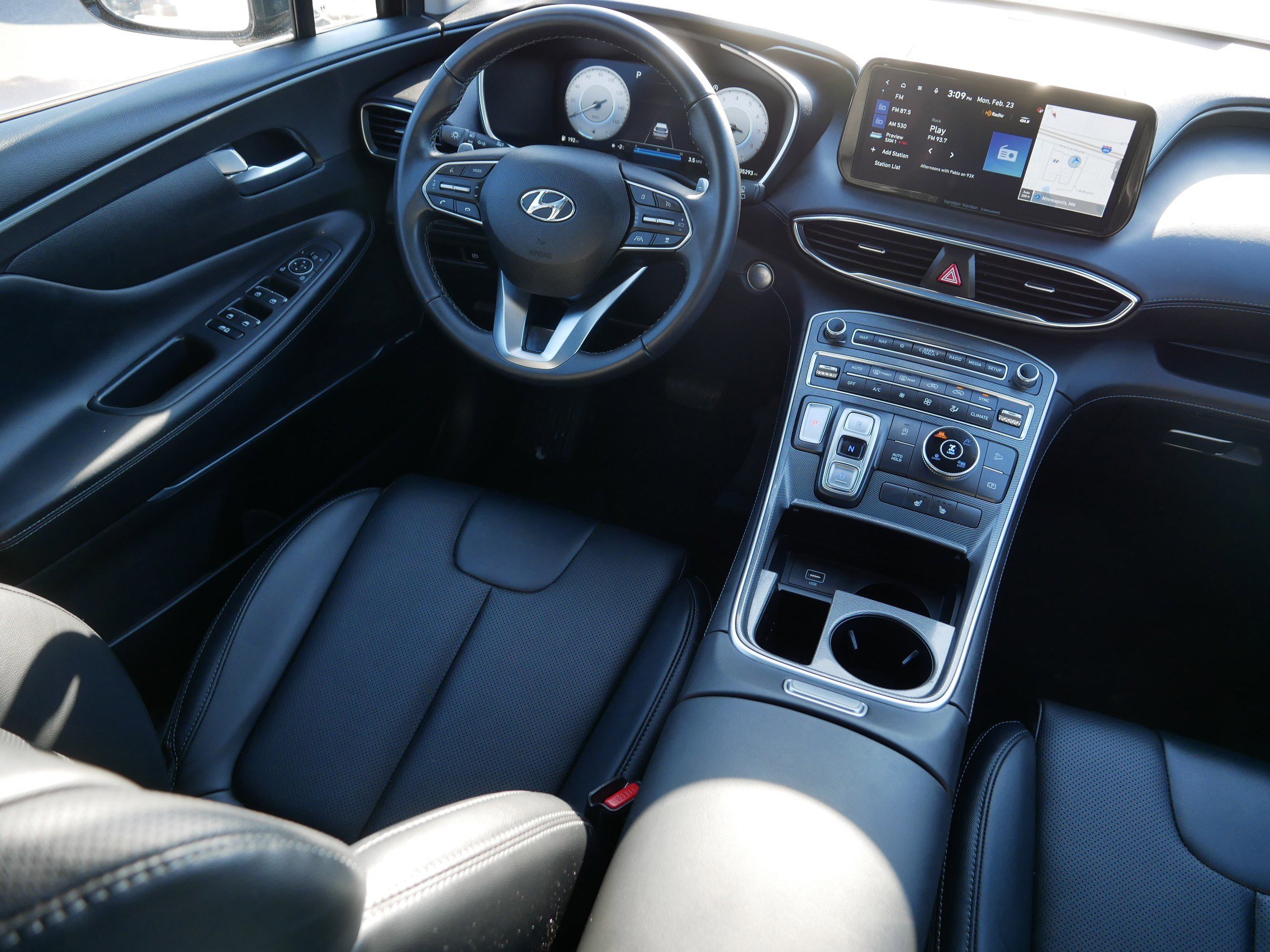 Certified 2023 Hyundai Santa Fe SEL w/ Premium Package image 9