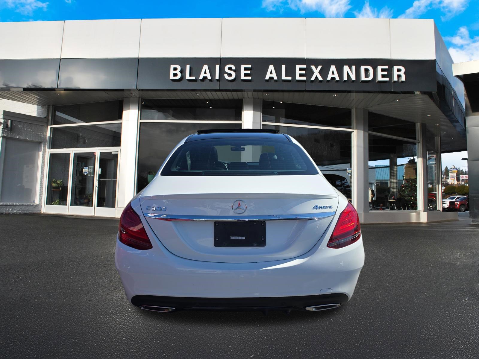 Used 2021 Mercedes-Benz C 300 4MATIC Sedan image 4