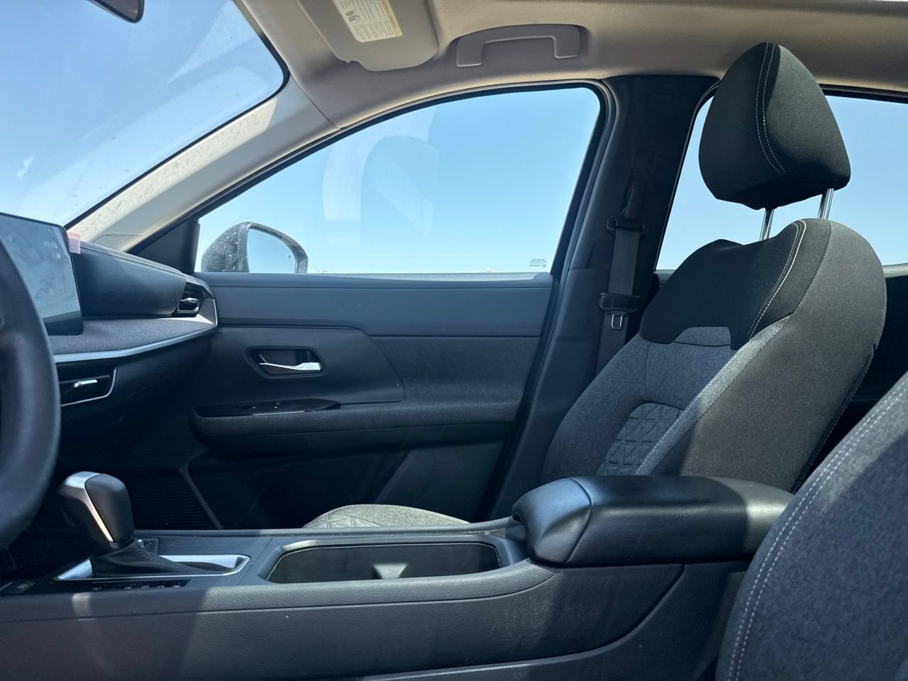 Certified 2025 Nissan Kicks SV w/ SV Premium Package FWD image 37