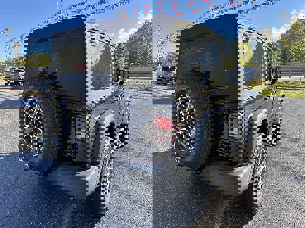 Used 2022 Jeep Wrangler Sport S image 4