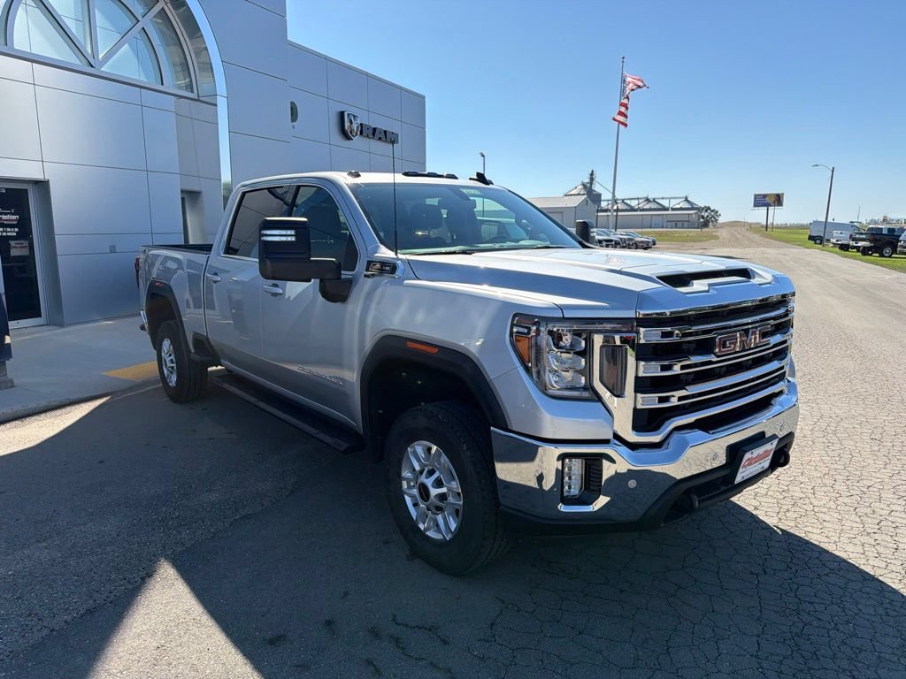 Used 2020 GMC Sierra 2500 SLE w/ SLE Value Package; AWD/4WD image 3