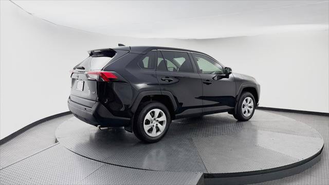 Used 2024 Toyota RAV4 LE FWD image 8