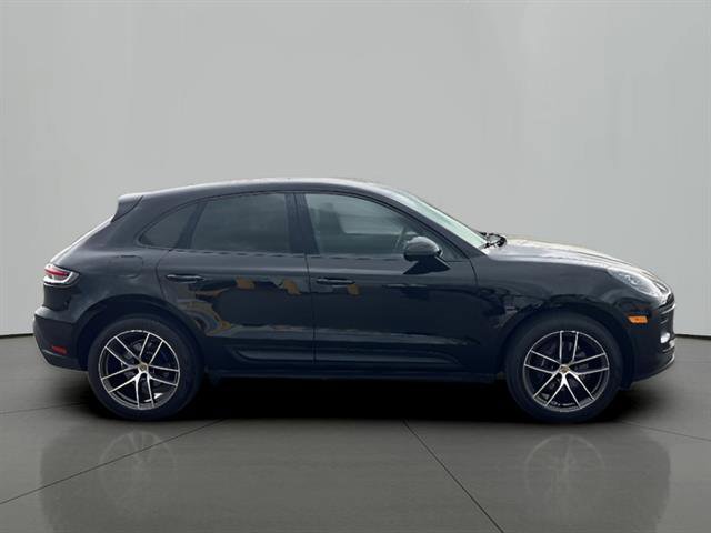 Used 2023 Porsche Macan AWD/4WD image 6