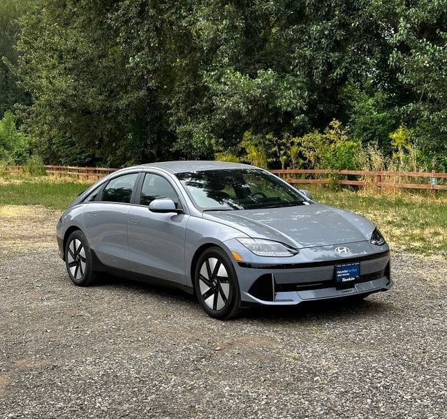Certified 2025 Hyundai Ioniq 6 SE RWD image 2