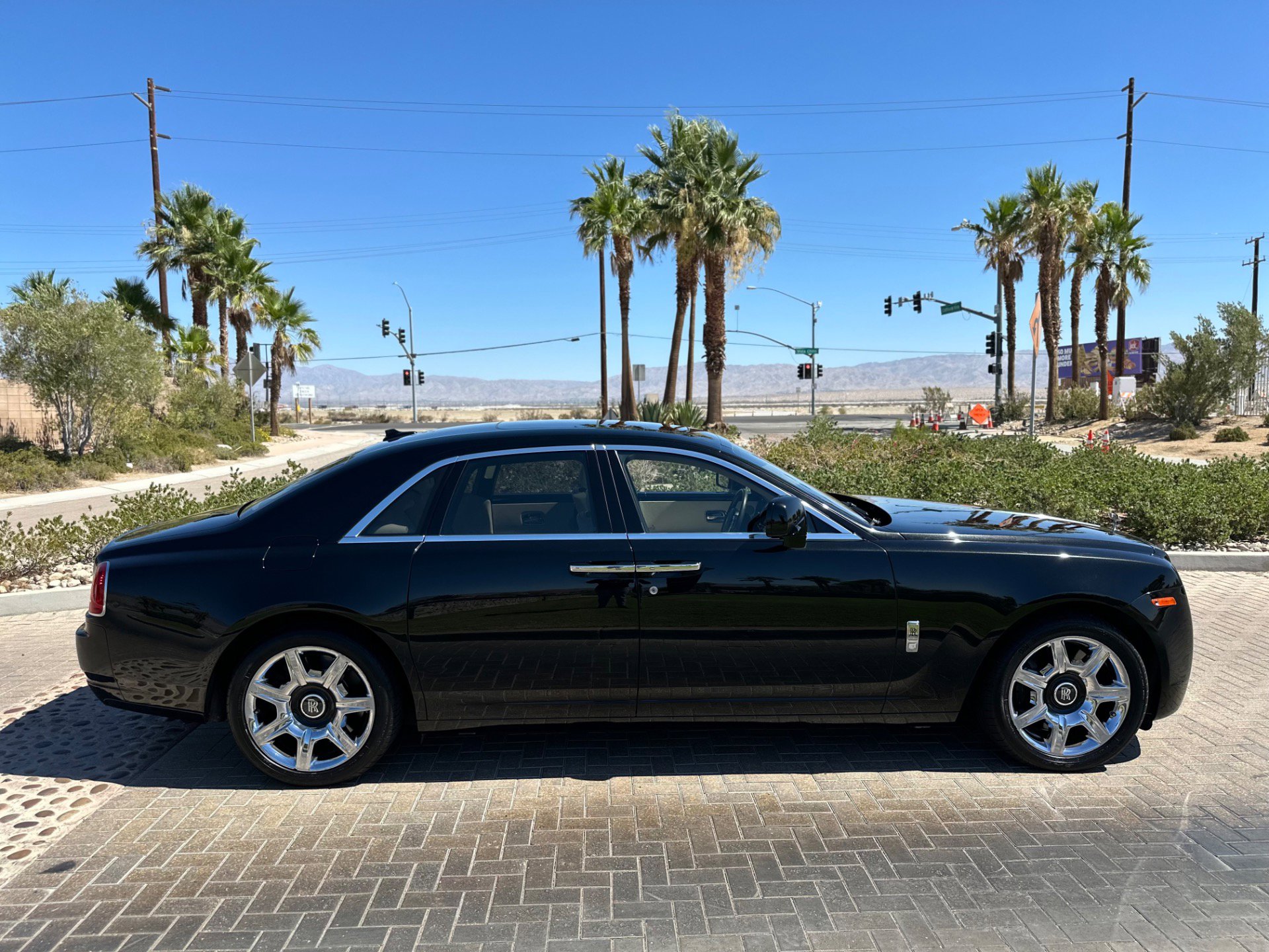 Used 2011 Rolls-Royce Ghost image 9