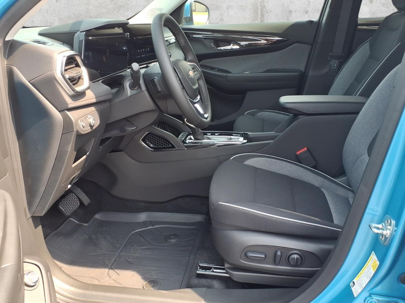 New 2026 Chevrolet TrailBlazer LT w/ Convenience Package FWD image 6