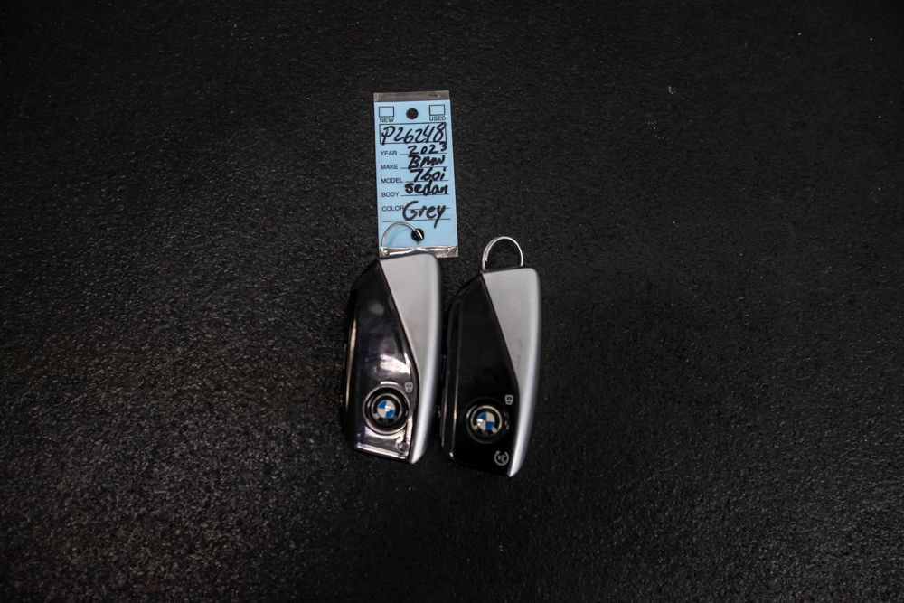 Used 2023 BMW 760i xDrive AWD/4WD image 43