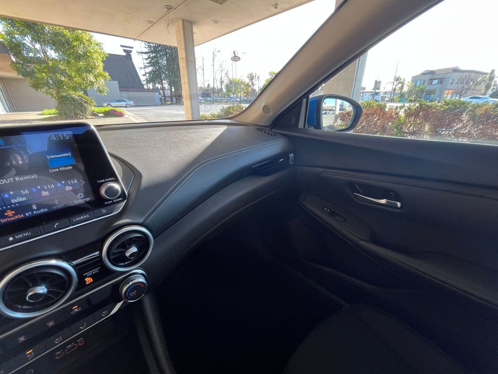 Used 2025 Nissan Sentra SV FWD image 33