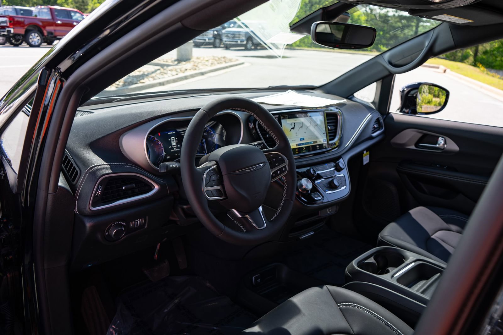 New 2027 Chrysler Pacifica Select FWD image 13