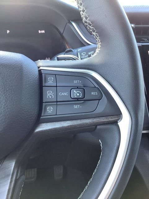 Certified 2023 Jeep Grand Cherokee Limited AWD/4WD image 33