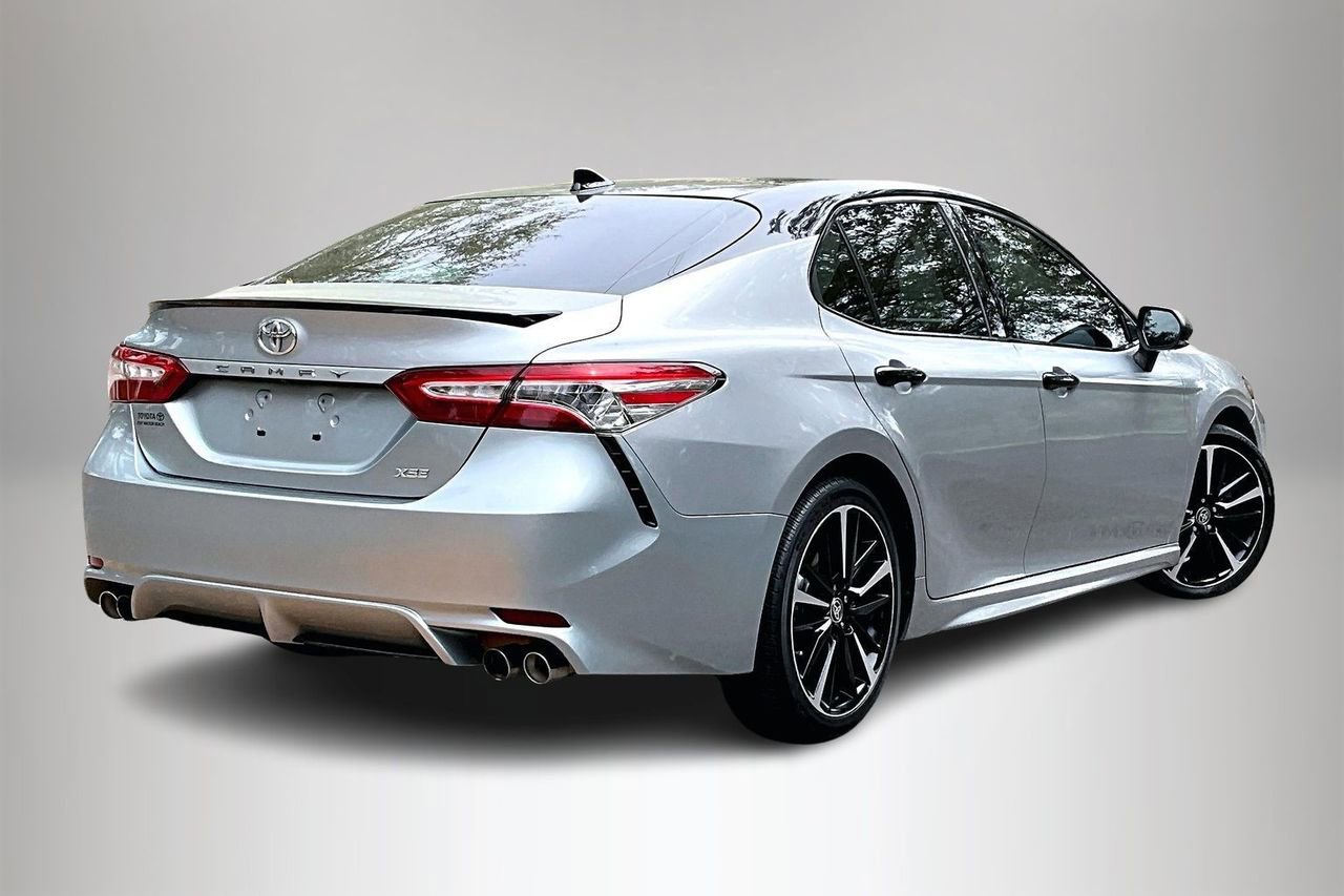 Used 2020 Toyota Camry XSE image 5