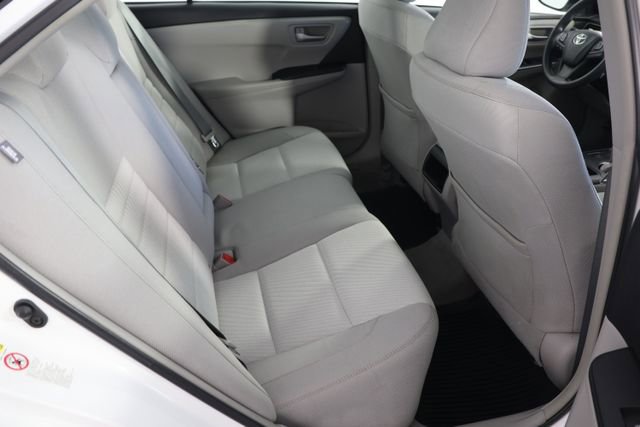 Used 2015 Toyota Camry LE FWD image 19