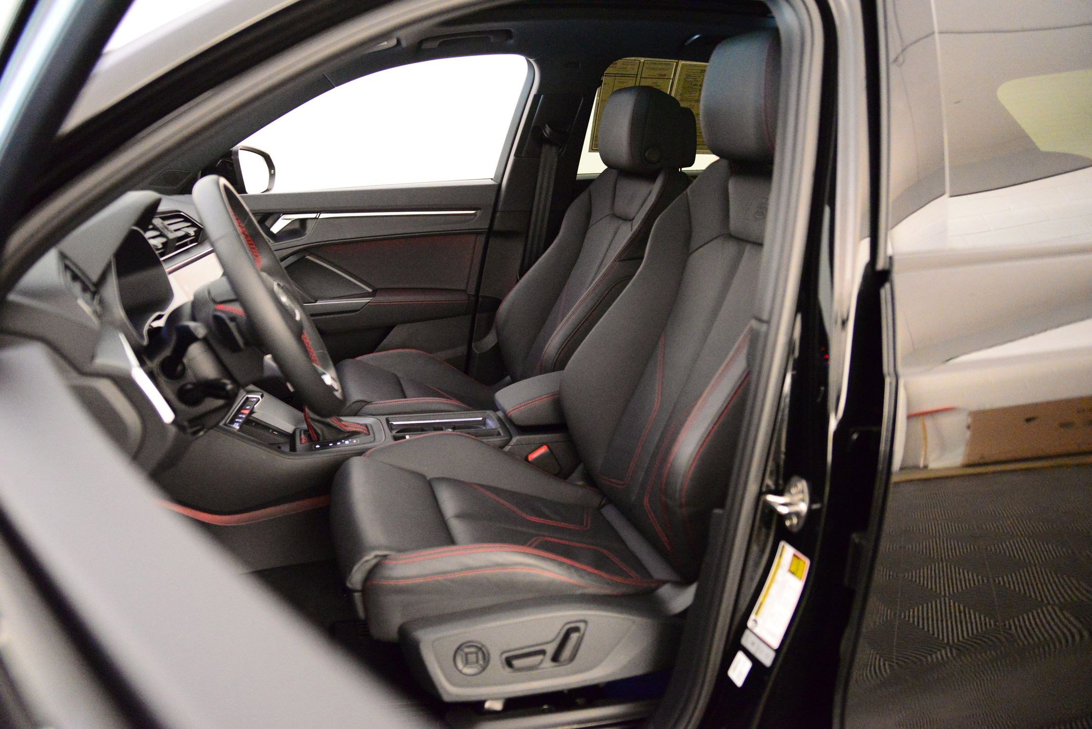 Certified 2025 Audi Q3 2.0T Premium Plus w/ Premium Plus Package image 4