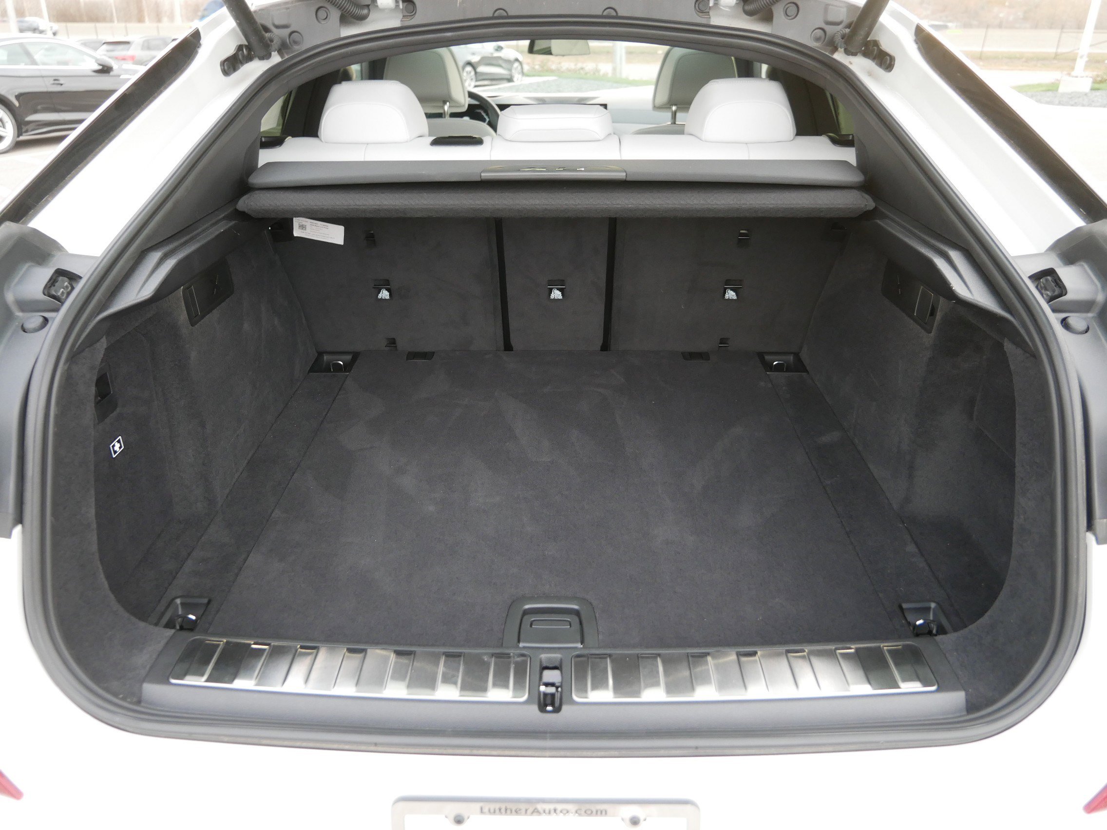 Certified 2025 BMW X6 M60i w/ Parking Assistance Package image 18