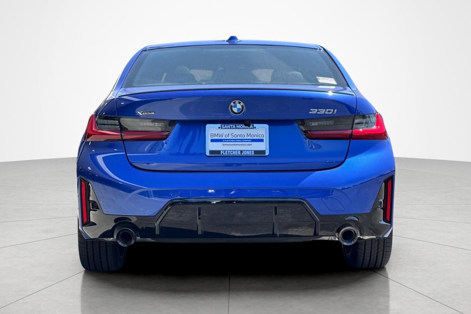 New 2026 BMW 330i xDrive Sedan w/ M Sport Package AWD/4WD image 4