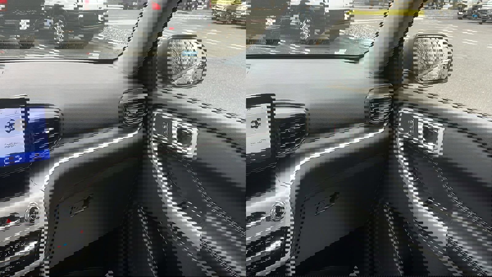 Used 2021 Ford Explorer XLT image 24