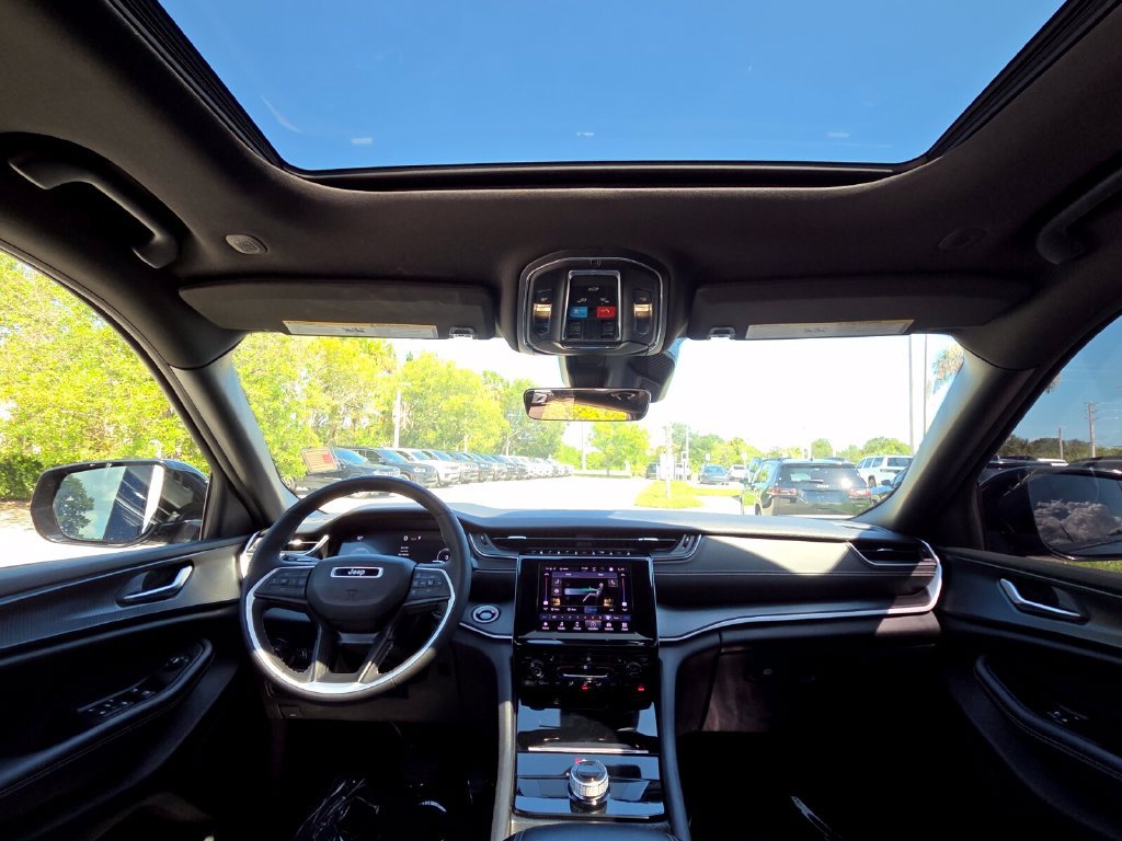 Certified 2024 Jeep Grand Cherokee L Altitude AWD/4WD image 27