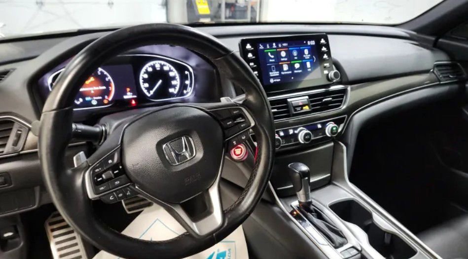 Used 2020 Honda Accord Sport image 2
