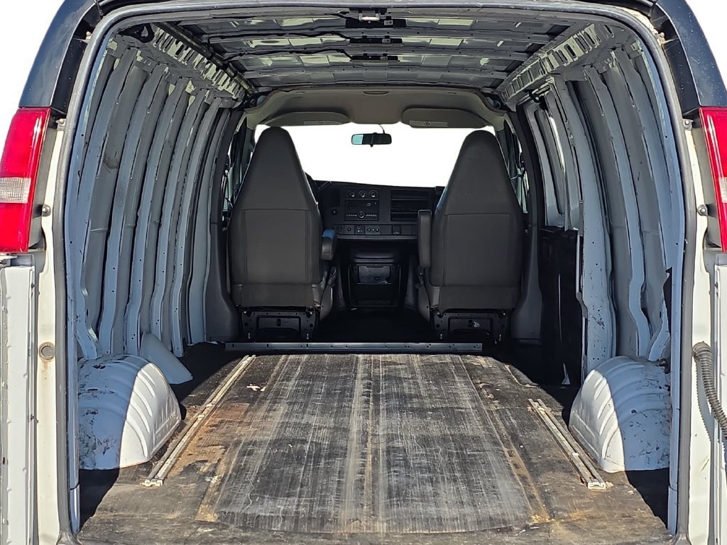 Used 2022 GMC Savana 3500 Extended RWD image 28