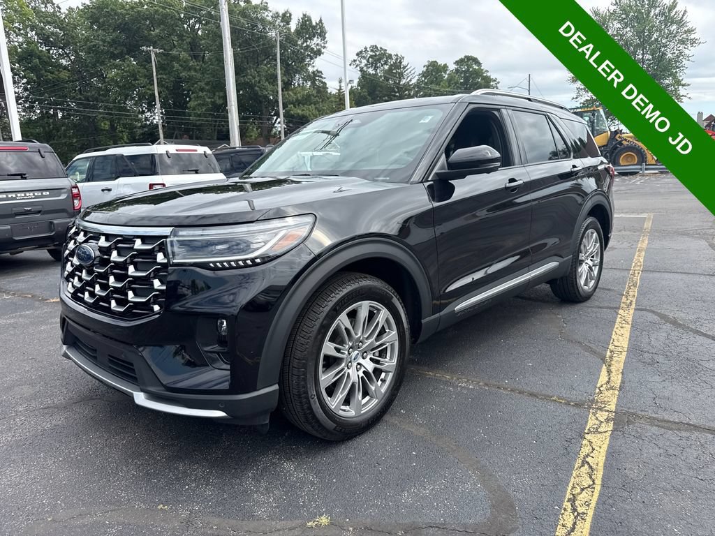 Used 2025 Ford Explorer Platinum AWD/4WD image 2