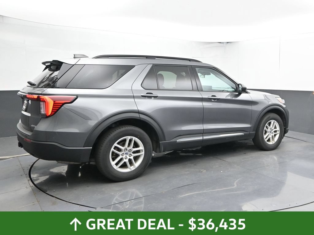 Used 2025 Ford Explorer Active AWD/4WD image 4
