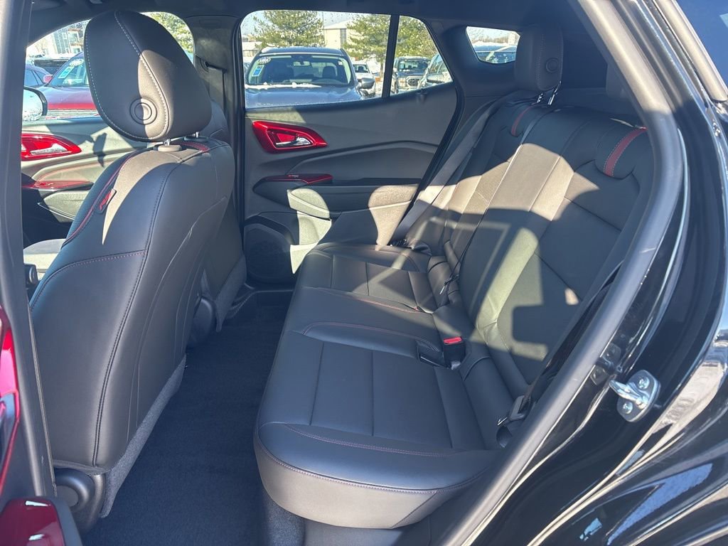 Used 2025 Chevrolet Trax RS w/ Sunroof Package image 34