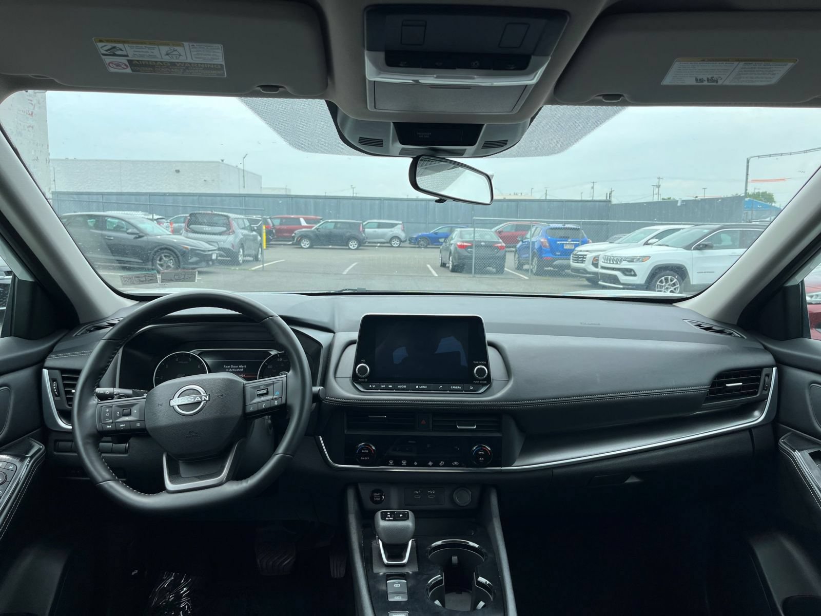 Used 2025 Nissan Rogue SV FWD image 35