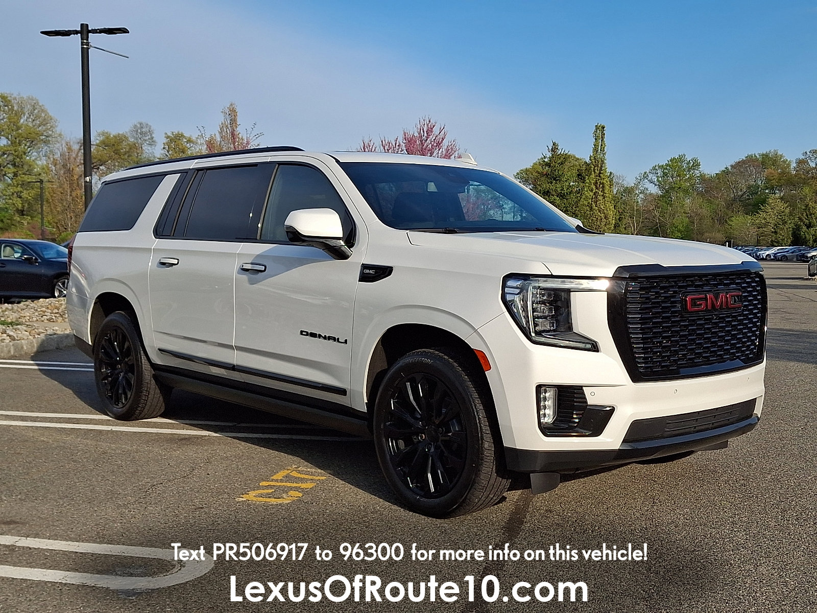 Used 2023 GMC Yukon XL Denali AWD/4WD image 1