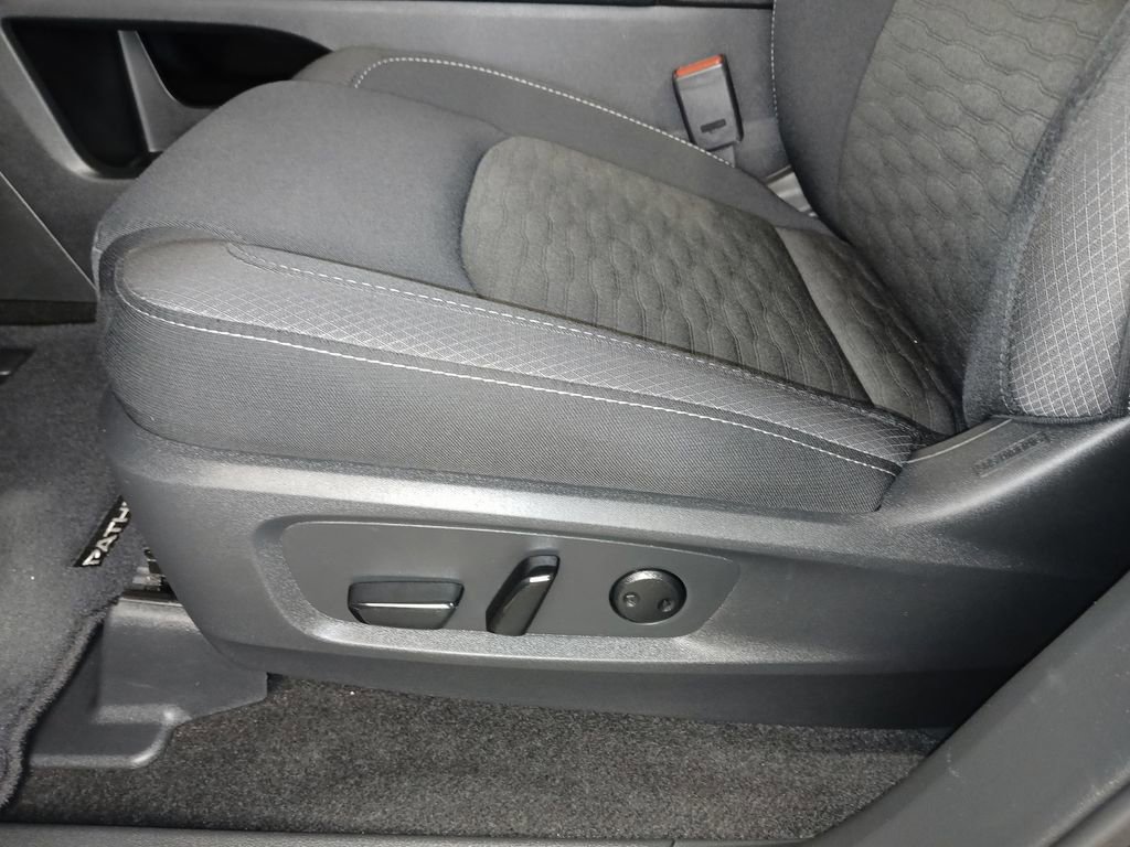 Used 2023 Nissan Pathfinder SV image 17