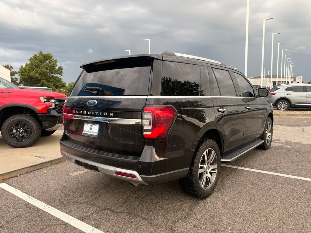 Used 2023 Ford Expedition Limited AWD/4WD image 3