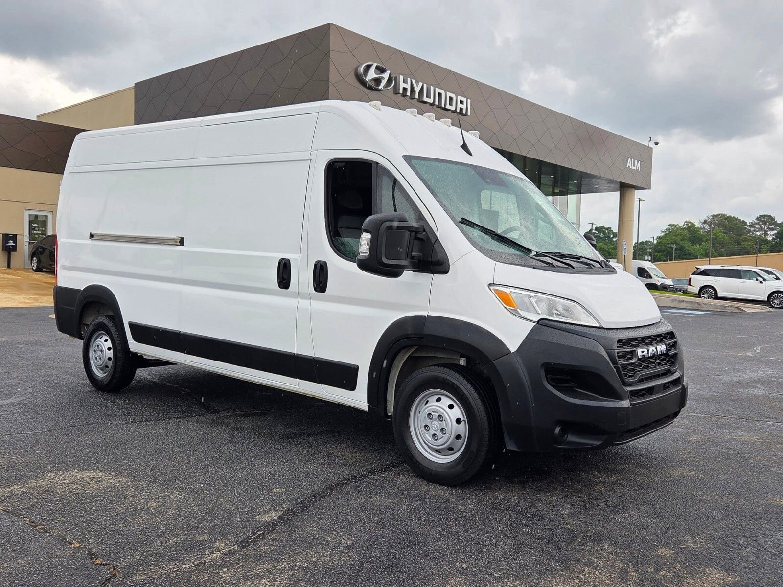 Used 2023 RAM ProMaster 2500 FWD image 1