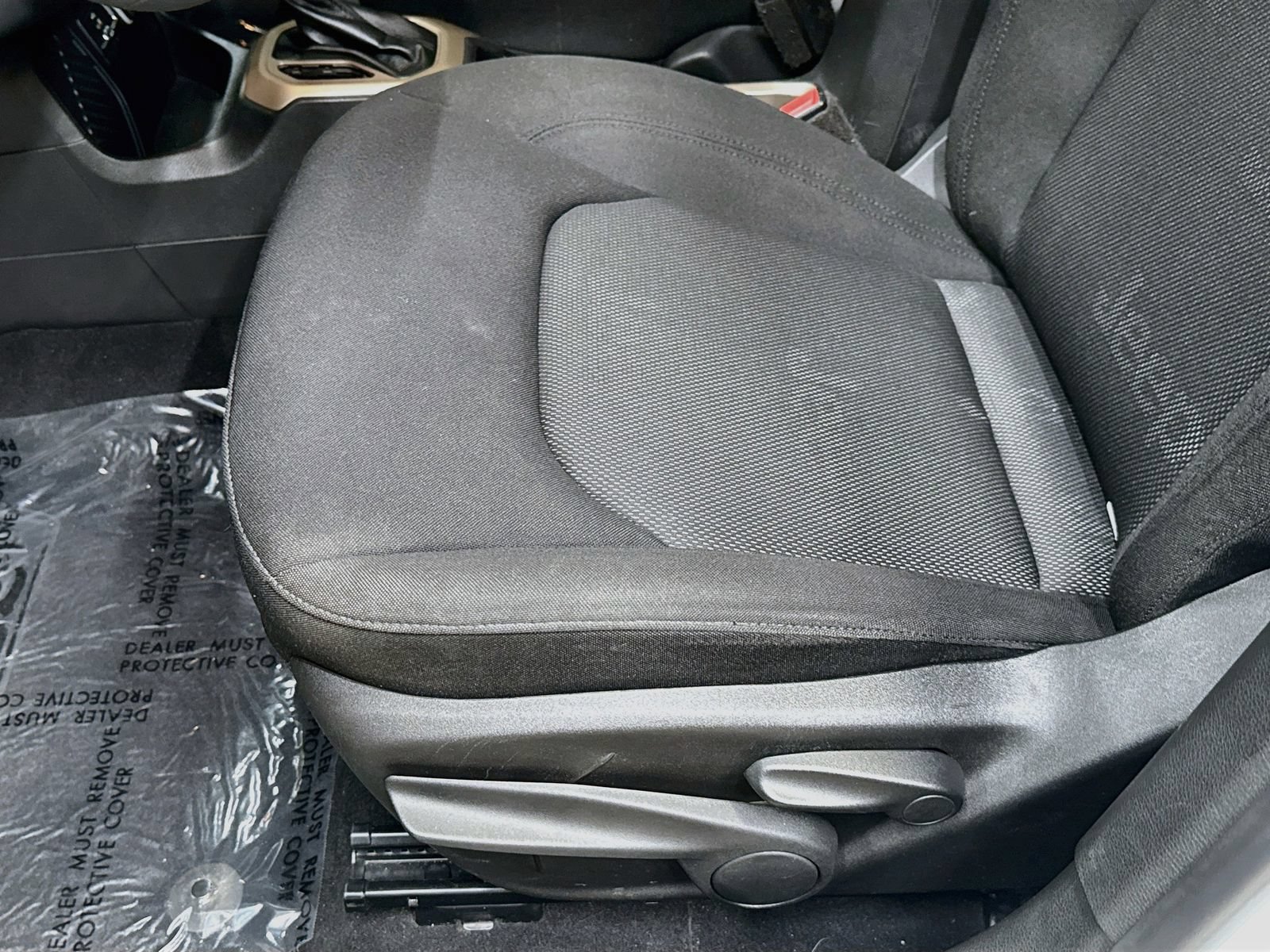 Used 2016 Jeep Renegade Sport w/ Power & Air Group FWD image 22