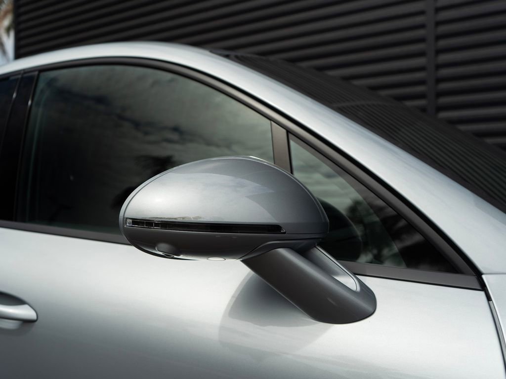 Used 2025 Porsche Macan image 15