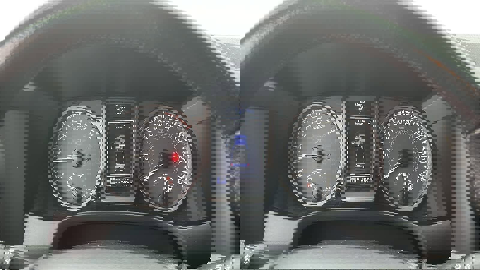 Used 2017 Toyota Tacoma TRD Off-Road image 14