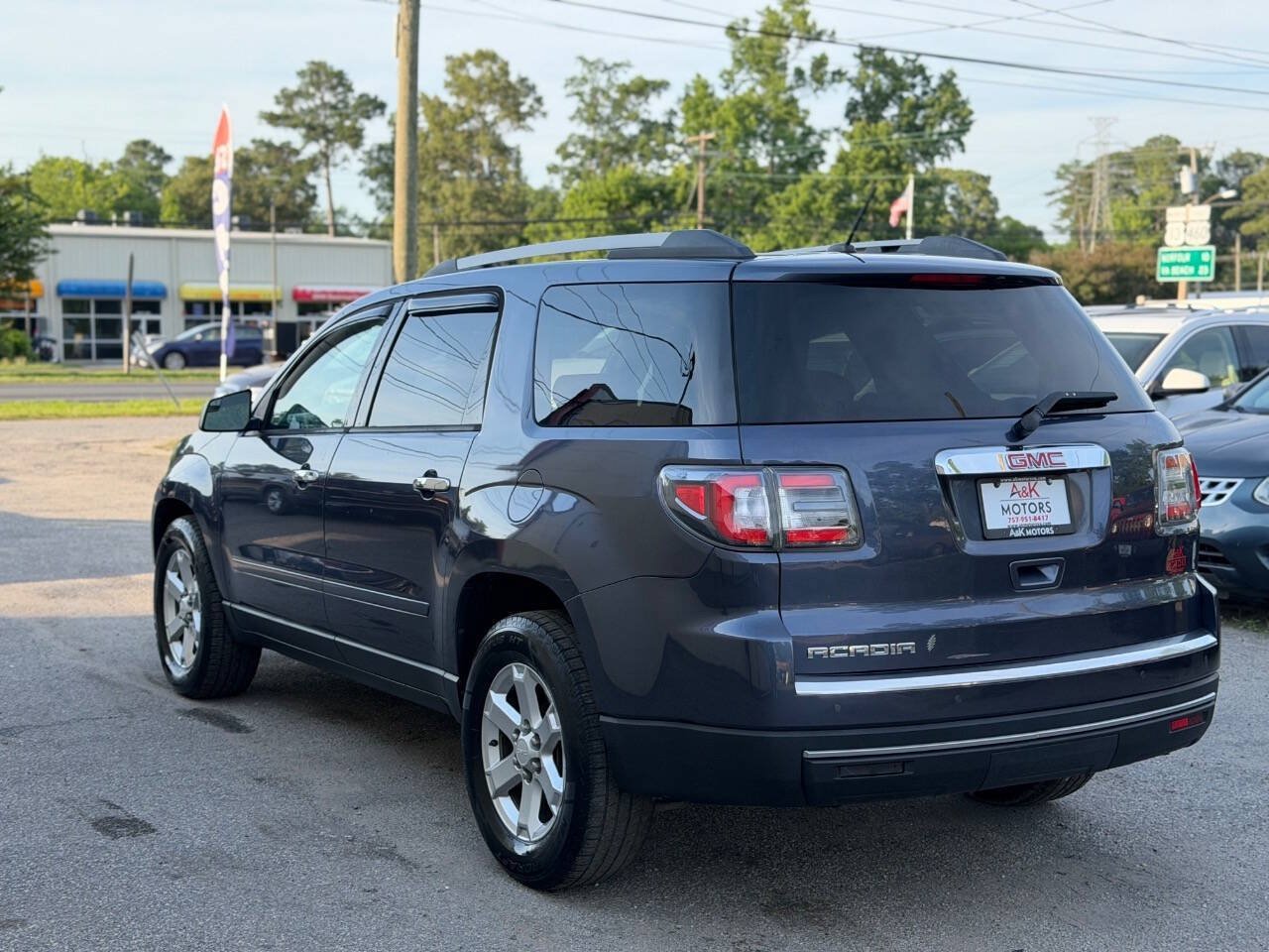 Used 2014 GMC Acadia SLE FWD image 4