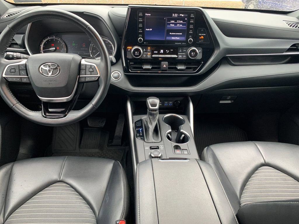 Used 2022 Toyota Highlander XSE image 16