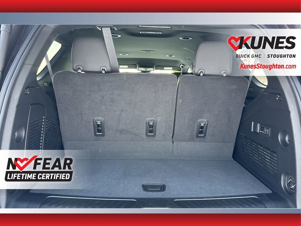 Used 2024 GMC Yukon SLT image 46