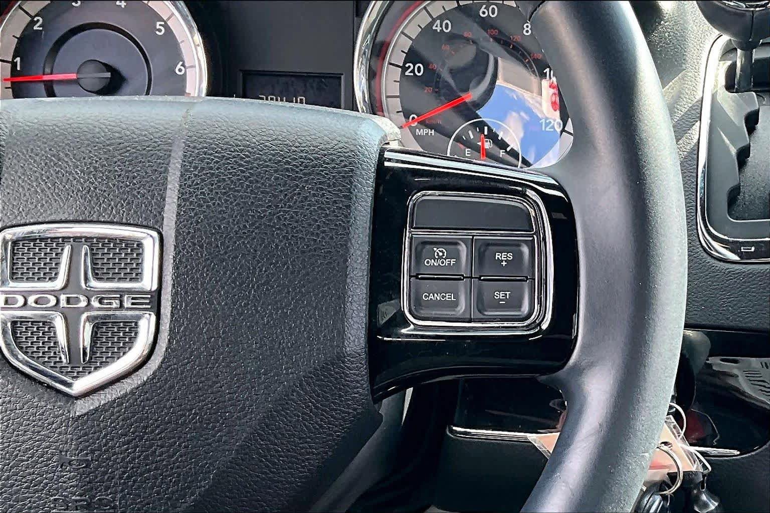 Used 2016 Dodge Grand Caravan SE FWD image 24