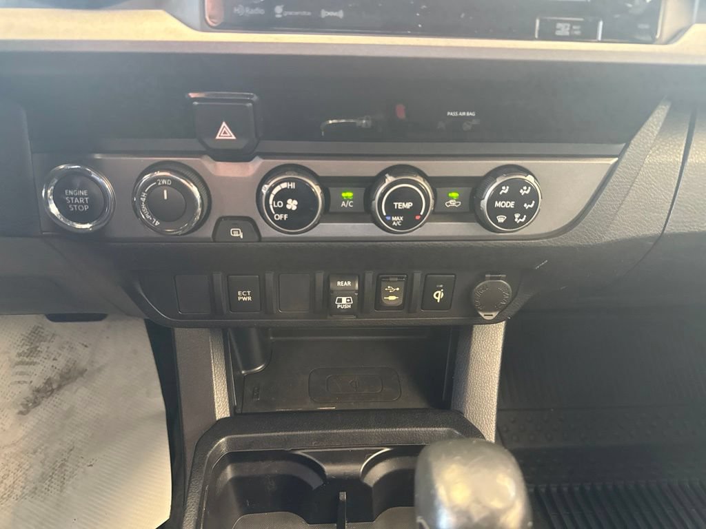 Used 2018 Toyota Tacoma TRD Off-Road AWD/4WD image 22