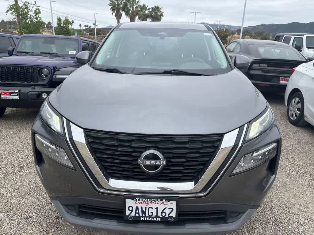 Used 2022 Nissan Rogue SV FWD image 2