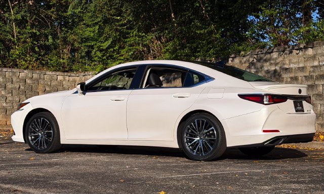 Certified 2024 Lexus ES 350 w/ Premium Package FWD image 10