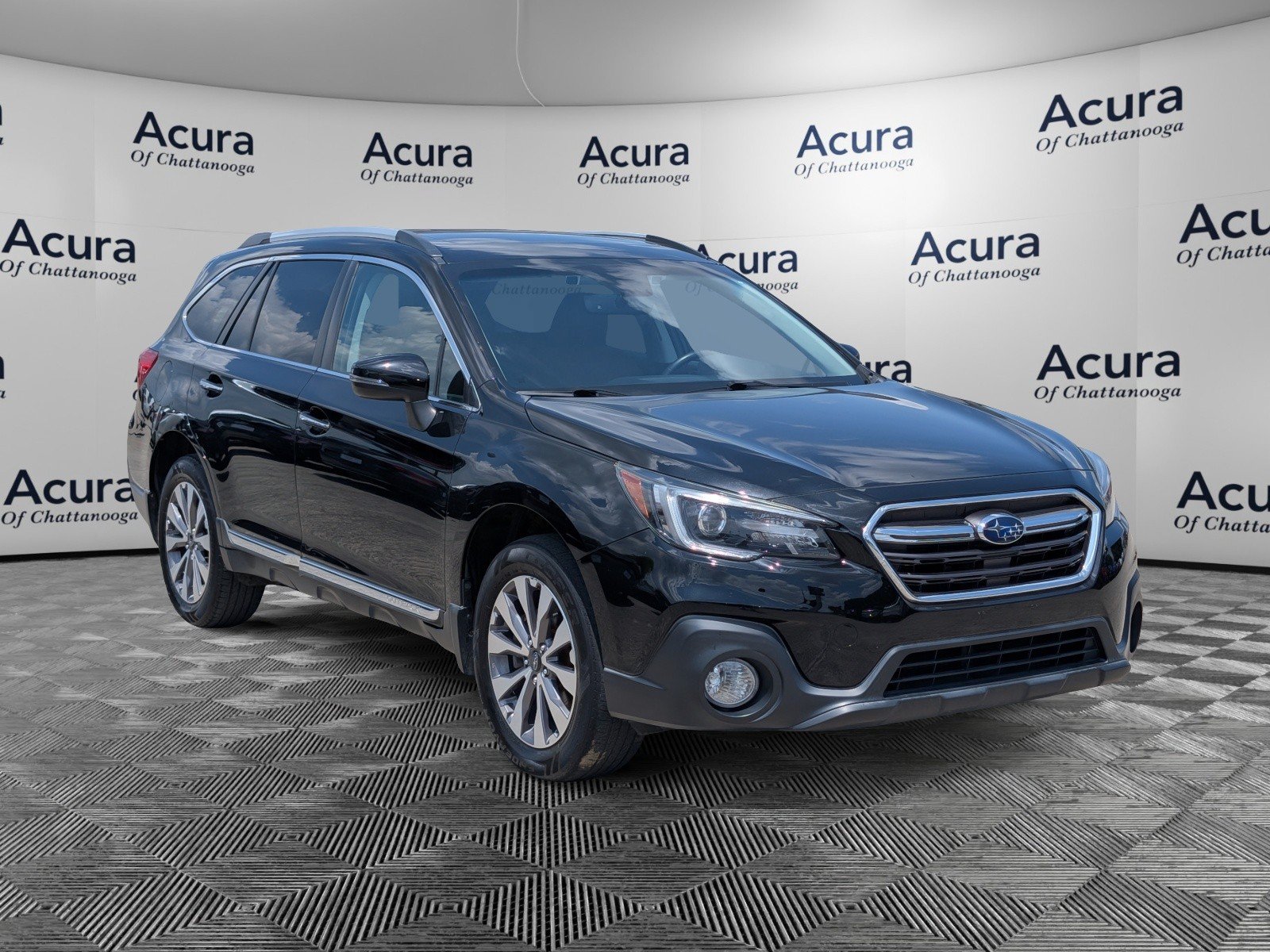 Used 2019 Subaru Outback 2.5i Touring AWD/4WD image 2
