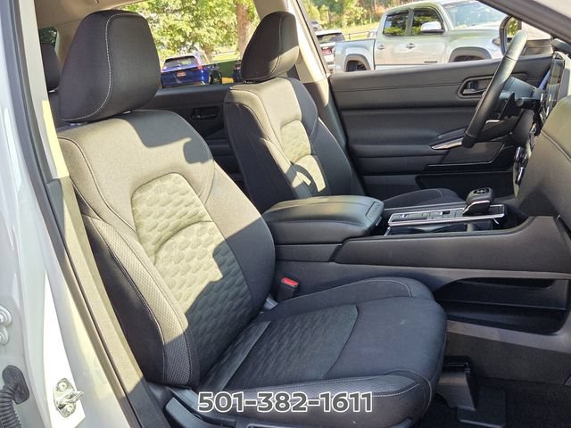 Used 2025 Nissan Pathfinder SV FWD image 19