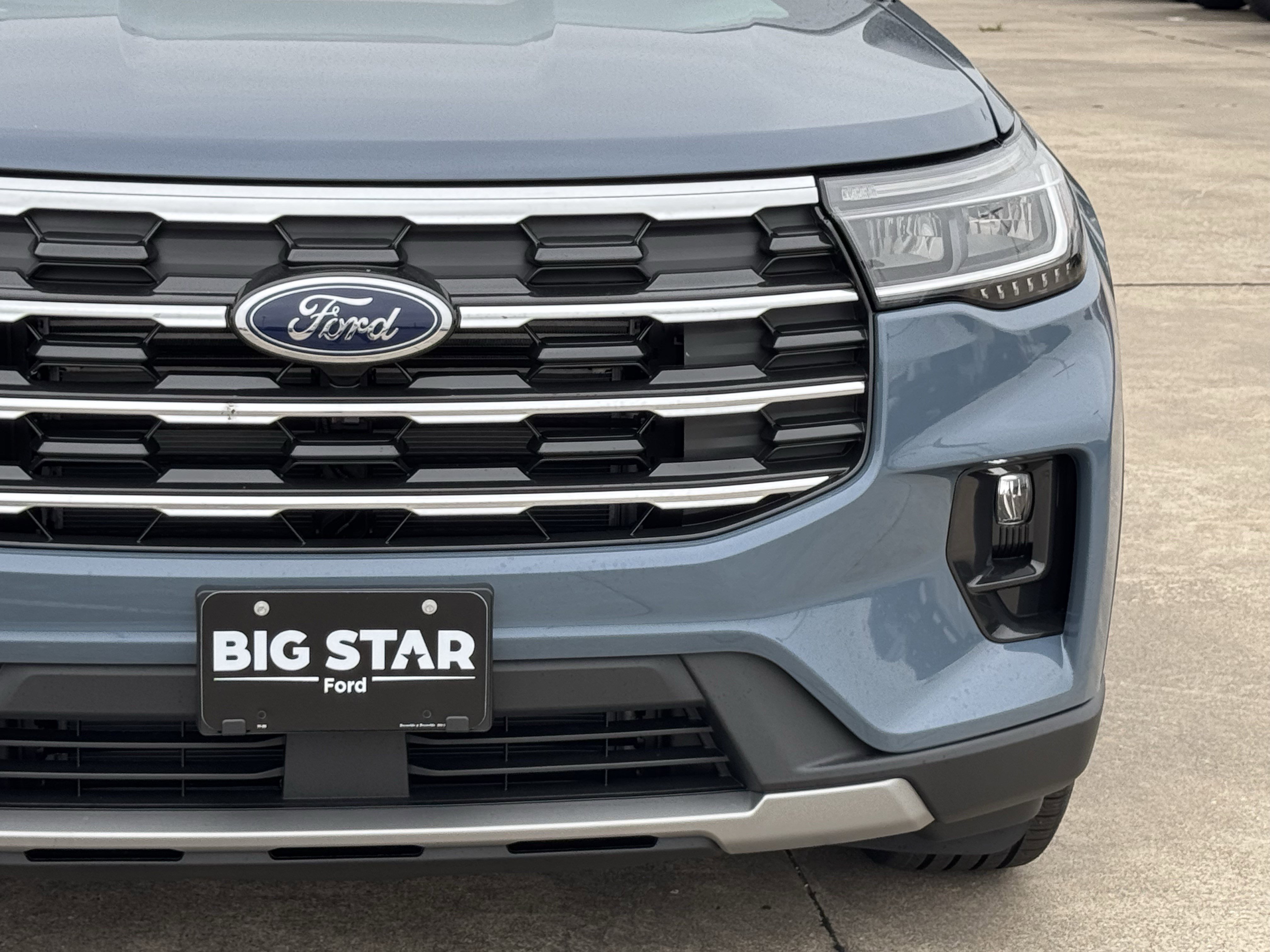 New 2026 Ford Explorer Active RWD image 5