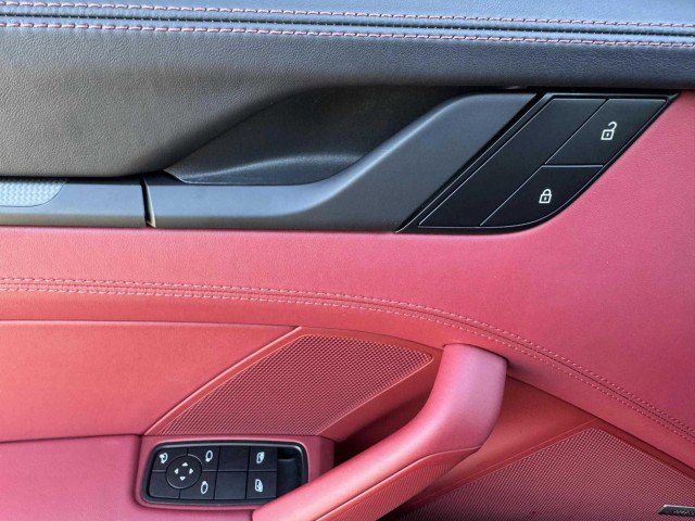 Used 2024 Porsche 911 Carrera GTS image 19