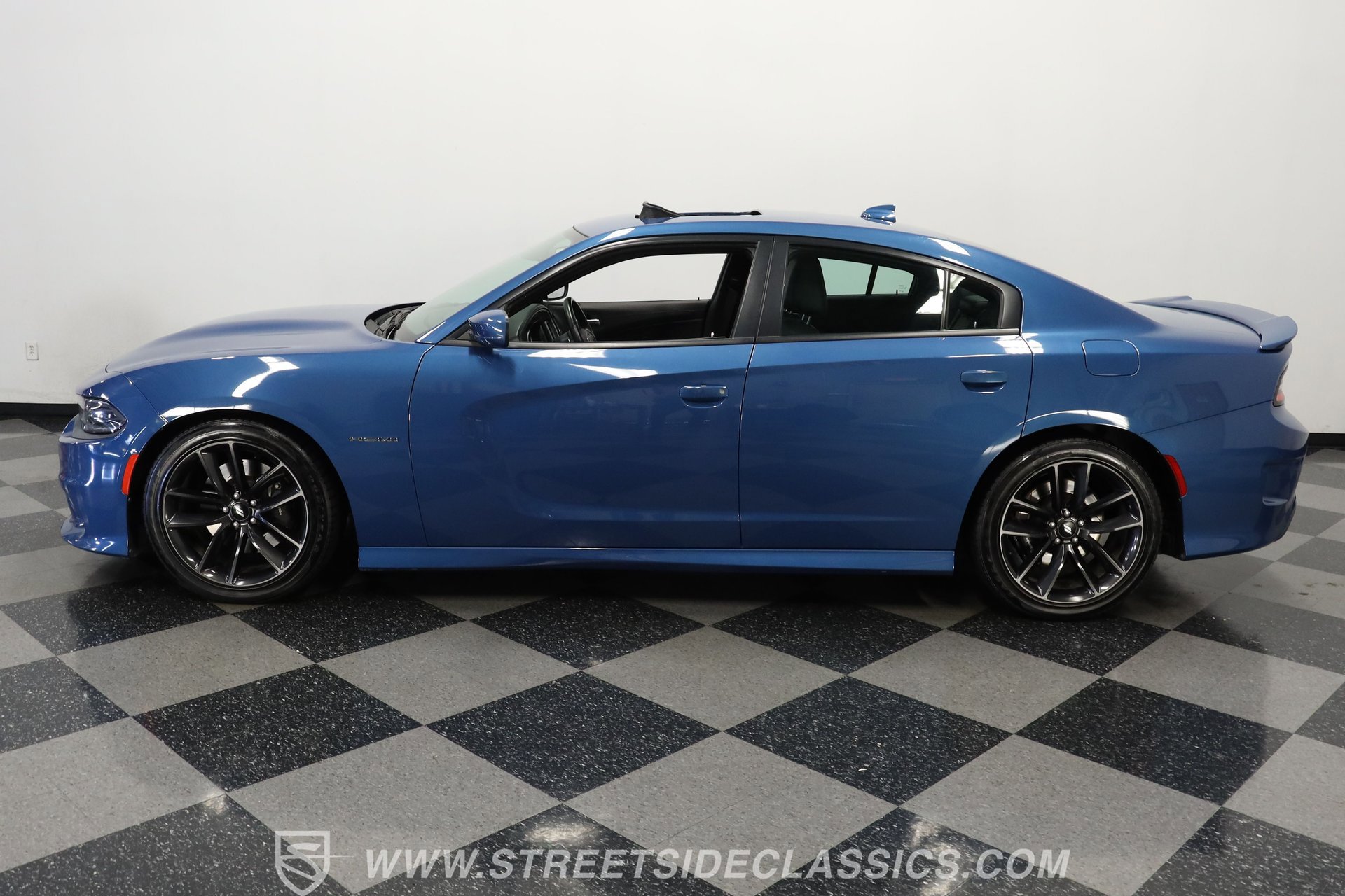 Used 2020 Dodge Charger R/T w/ Plus Group image 2