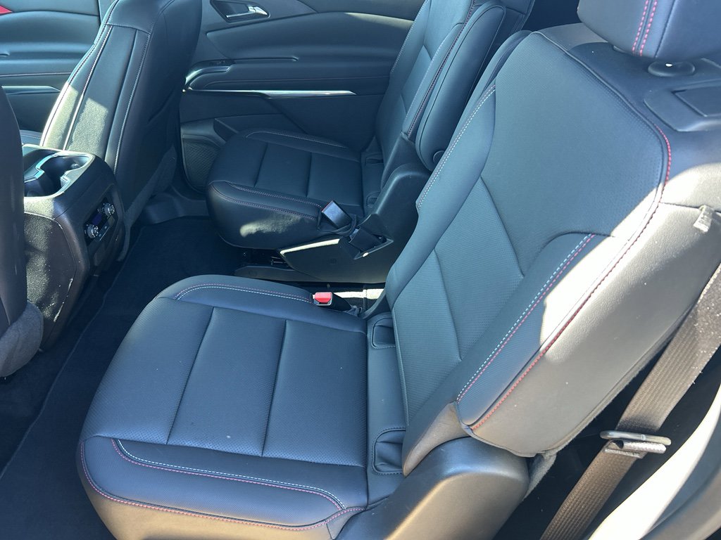 Used 2024 Chevrolet Traverse Z71 image 22