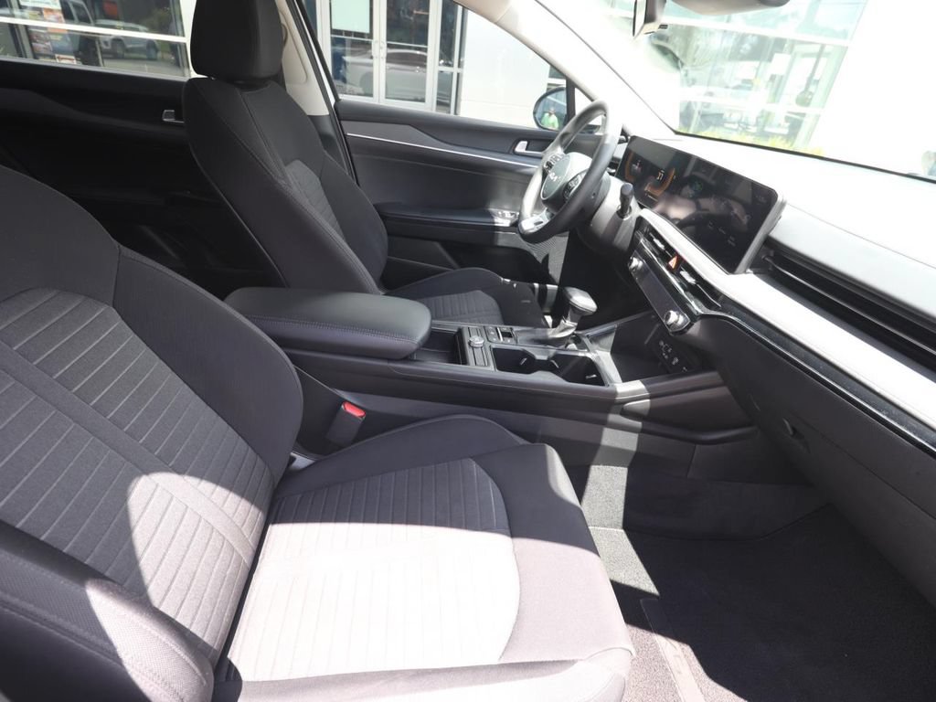 Used 2025 Kia K5 LXS FWD image 12
