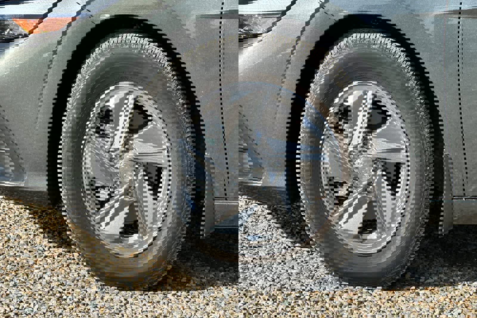 Used 2025 Hyundai Elantra SE image 25